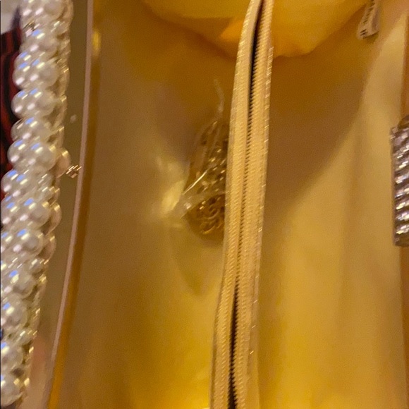 NWT Champagne Pearl Gold purse 👛 w auth crystals - Picture 5 of 5